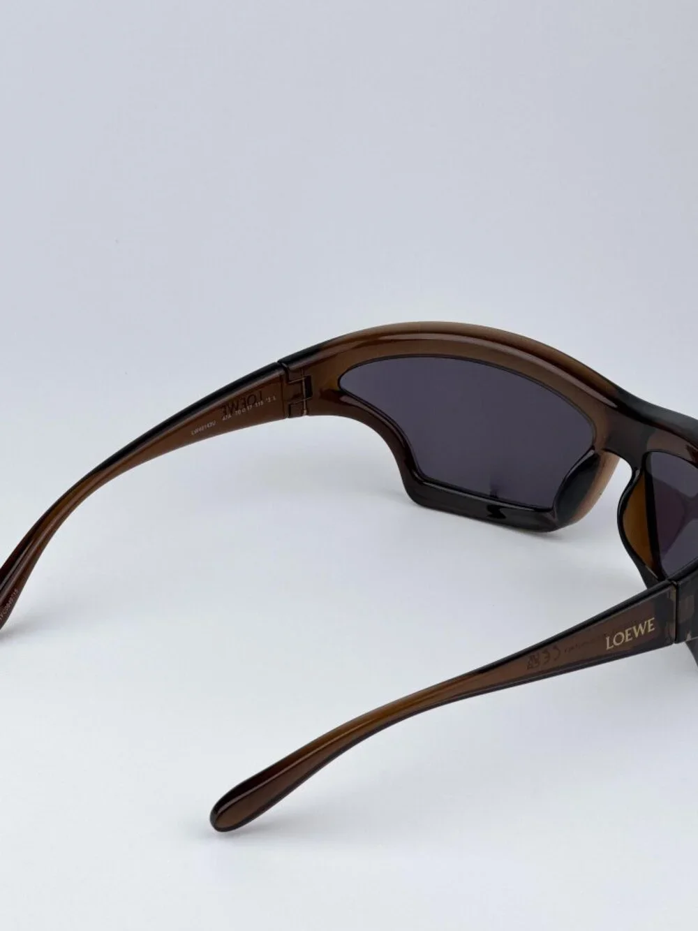 Loewe SIGNATURE Sunglasses Brown/Grey Mask Frame (LW40143U 47A) New & AUTHENTIC